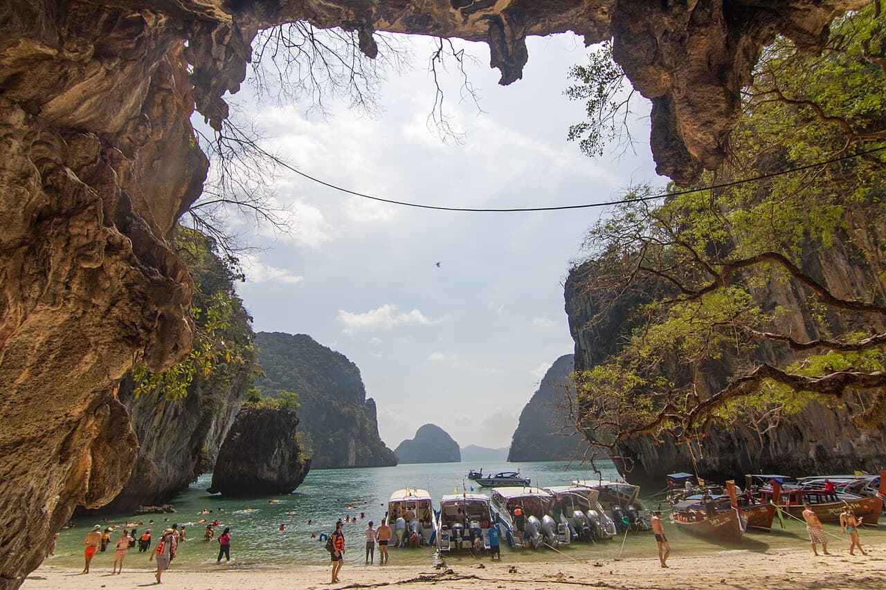 Ko Lao Lading in the Hong islands, Krabi
