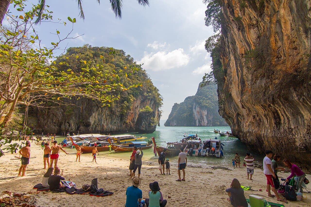Ko Lao Lading in the Hong islands, Krabi